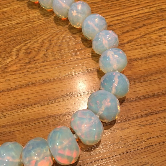 Rounded beaded necklace - Picture 3 of 4